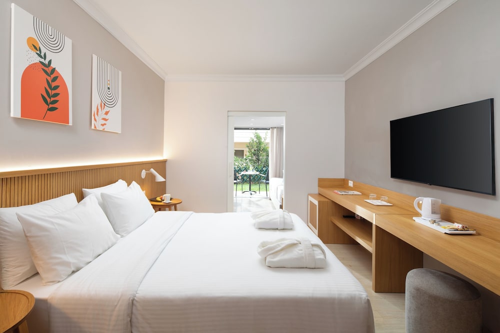 Roda Beach Resort & Spa 11/49