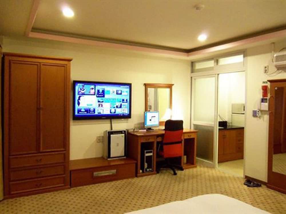Asia Tourist Hotel 27/41