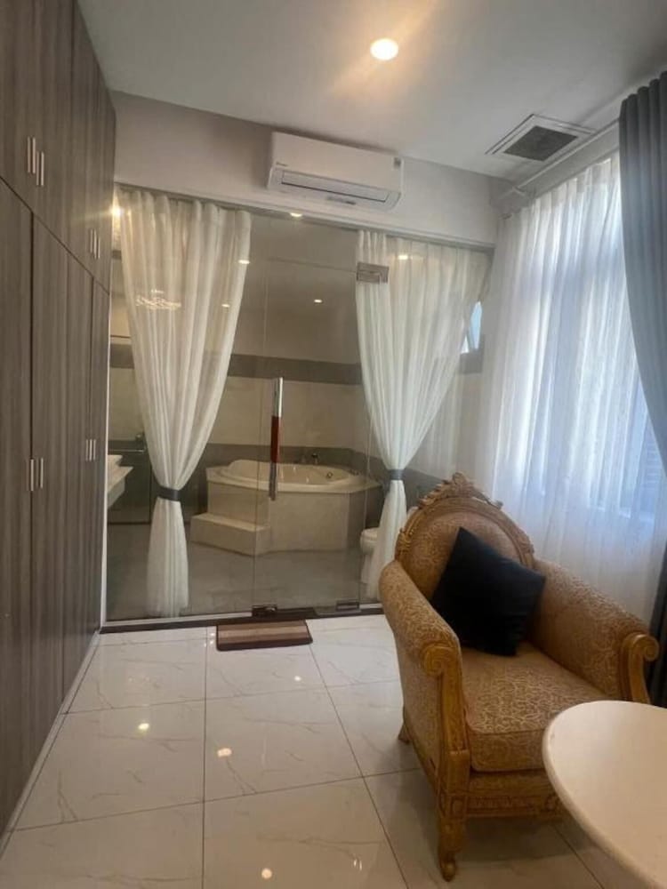 White Diamond Hotel - Airport 27/50