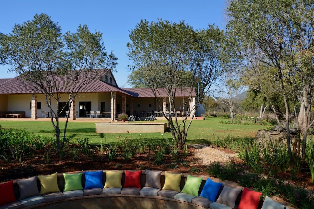Esther's Country Lodge 30/35