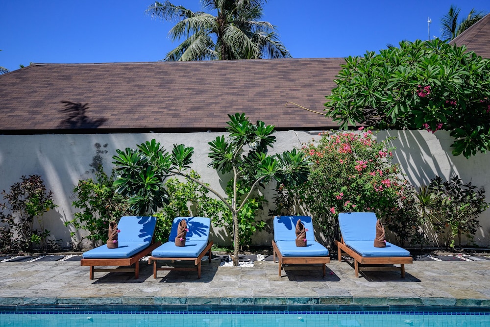 Kelapa Luxury Villas 77/80