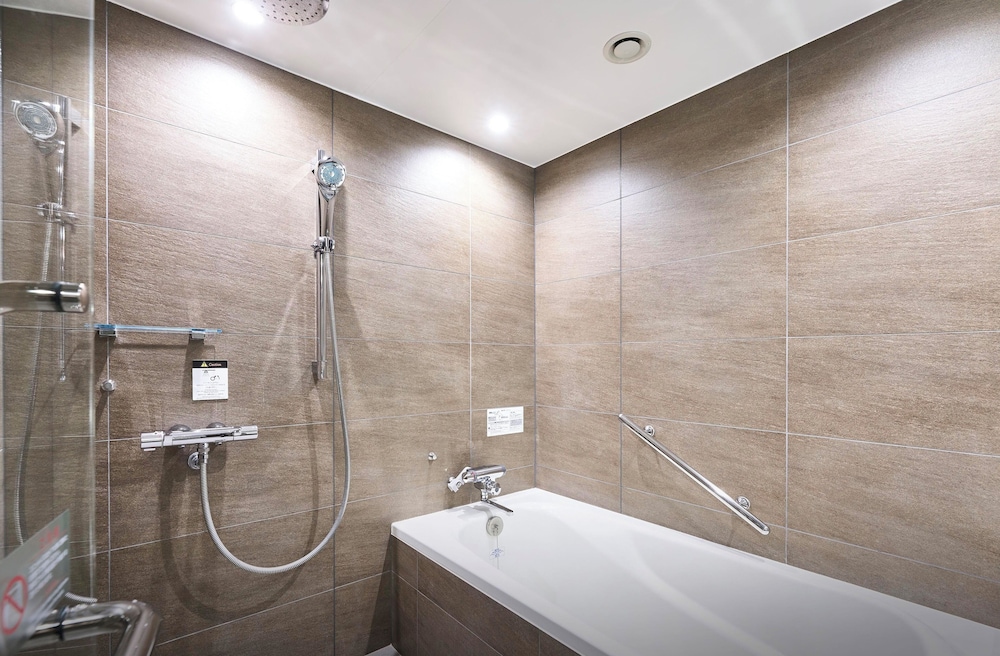 Daiwa Roynet Hotel Ginza Premier 64/64