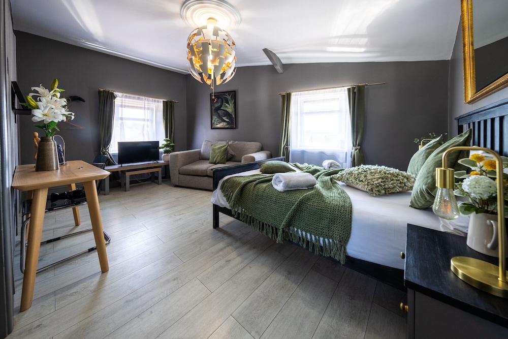 James' Place At Dowlais 31/48