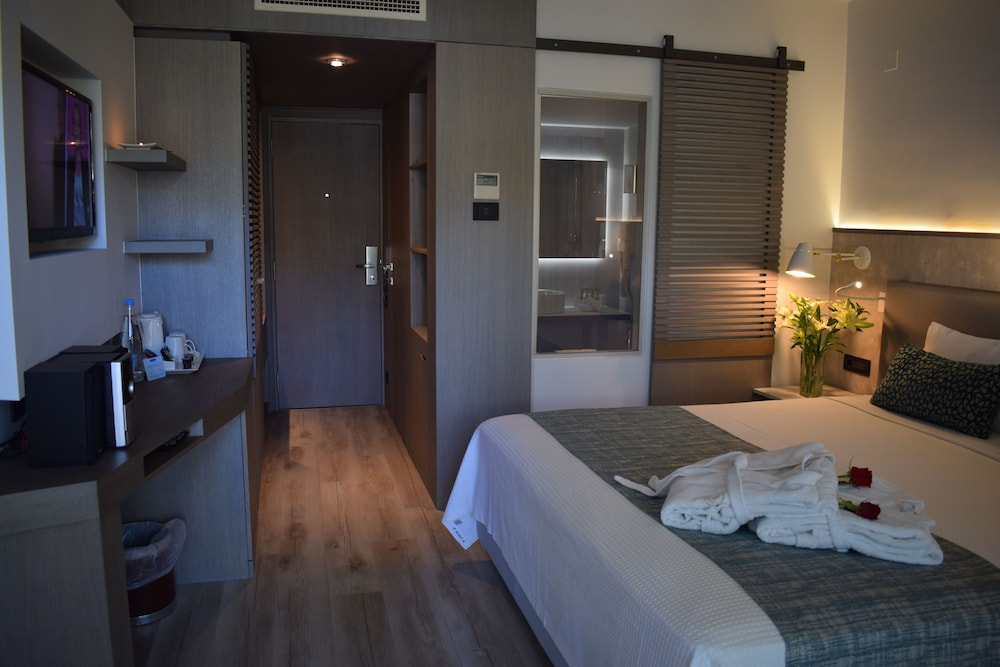 MINOS MARE HOTEL 10/24