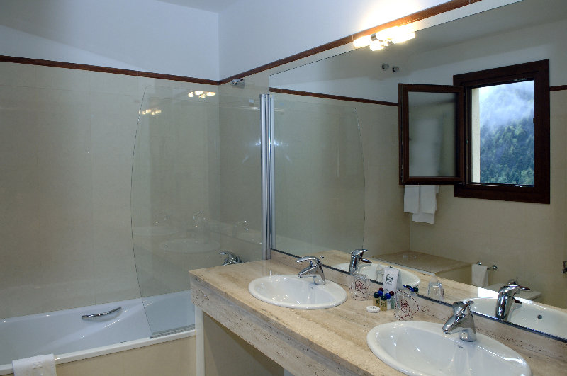 Manantial Hotel 30/33