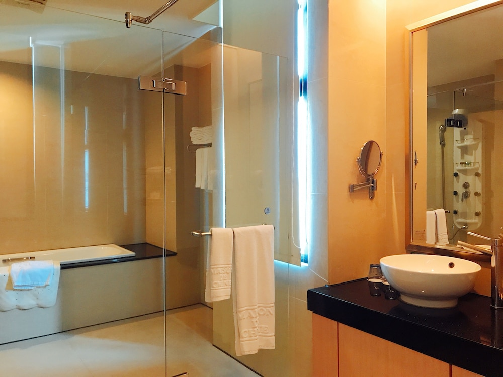 Golden Tulip Zhong Xin Hotel Taichung 63/63