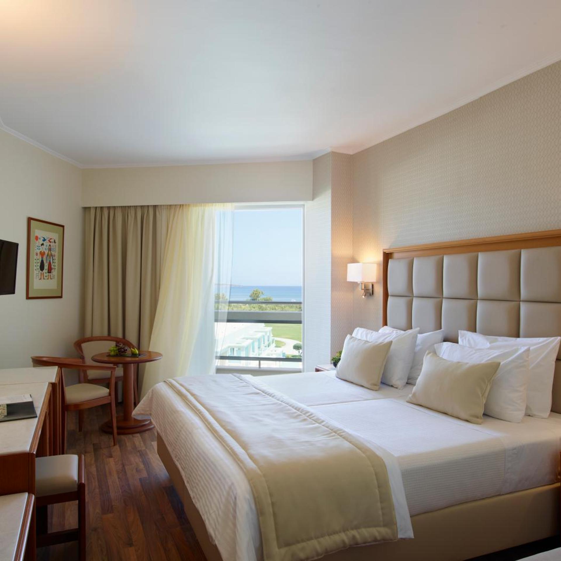 Room, Twin Beds, Lateral Side Sea View