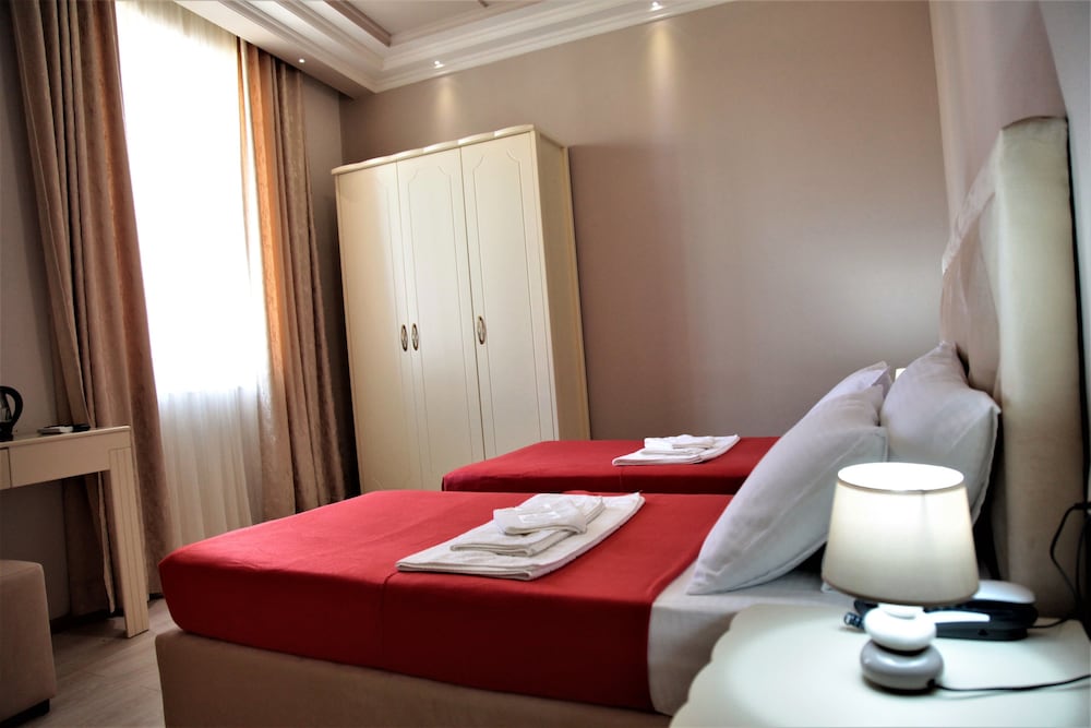 Hotel Veliera 42/70