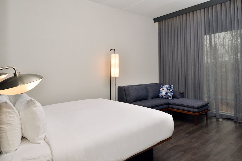 Courtyard by Marriott Raleigh Cary Crossroads 8/38