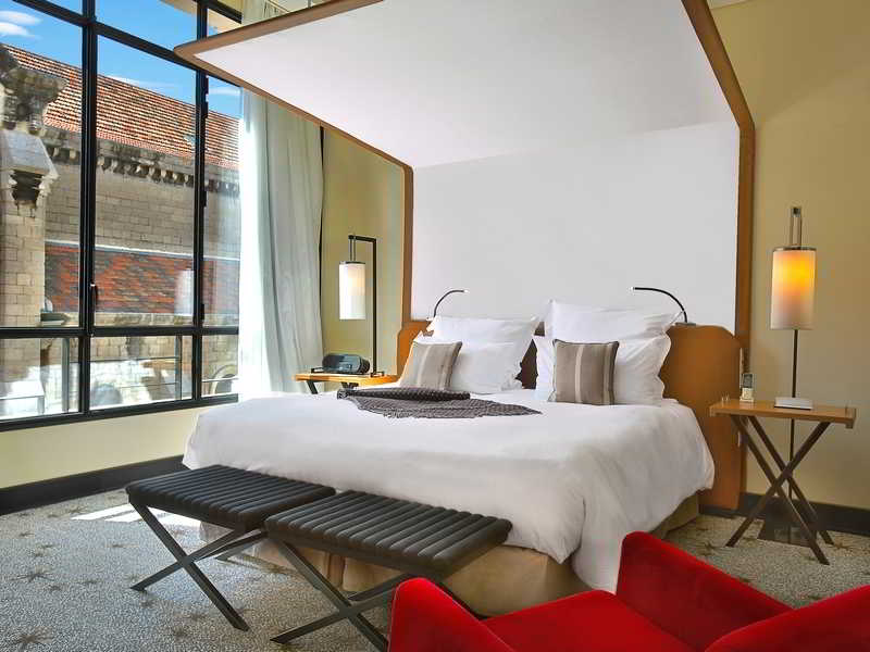 غرفة تنفيذية بسرير مزدوج