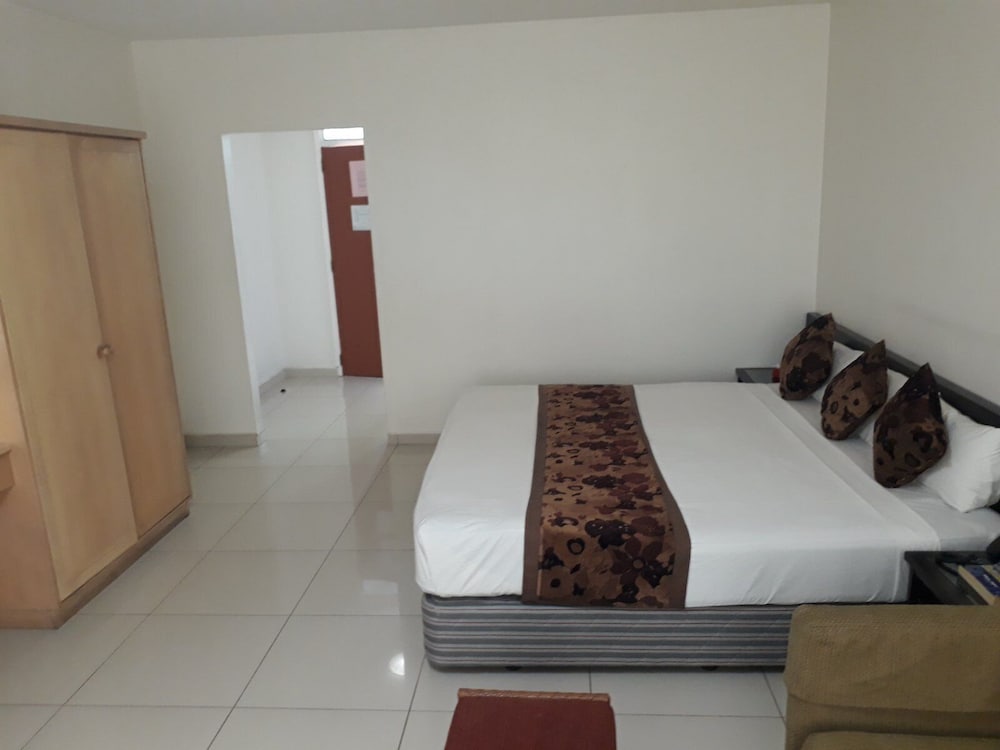 Trans International Hotel 18/37