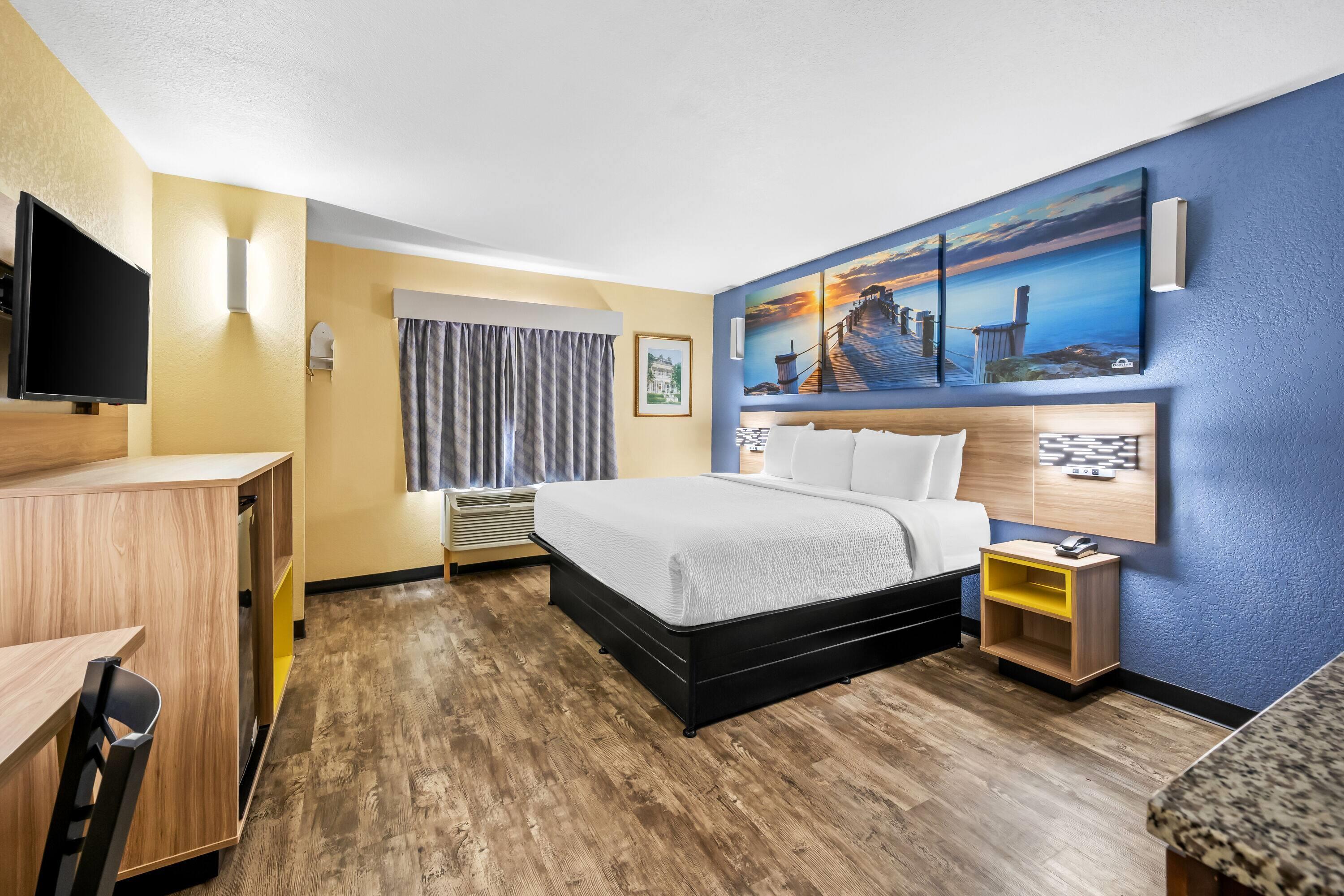 Efficiency, King Bed
