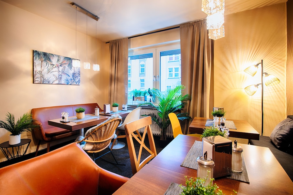 Hotel Furst Garden 38/54