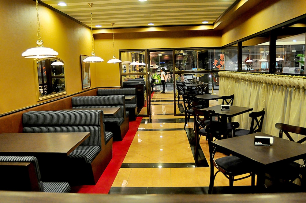 The Orchard Cebu Hotel & Suites 39/54
