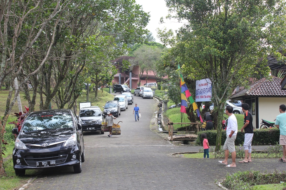 Grand Cempaka Resort Hotel Powered by Archipelago 43/49