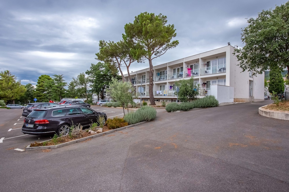 Hotel Slaven 48/65
