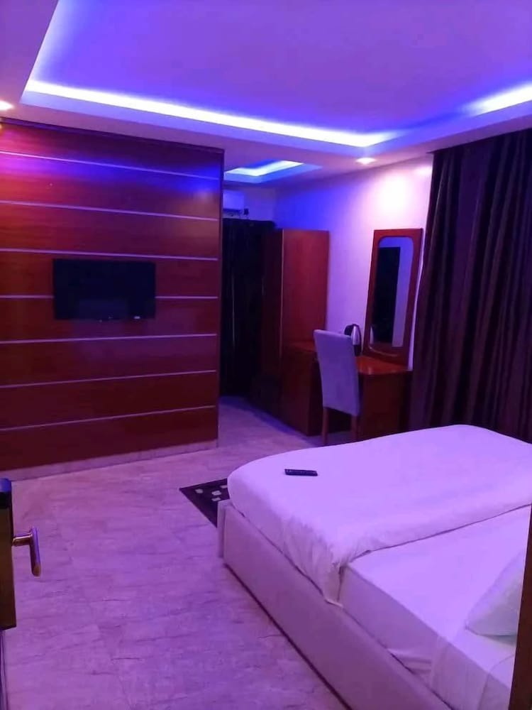 Entry Point Hotel 18/49