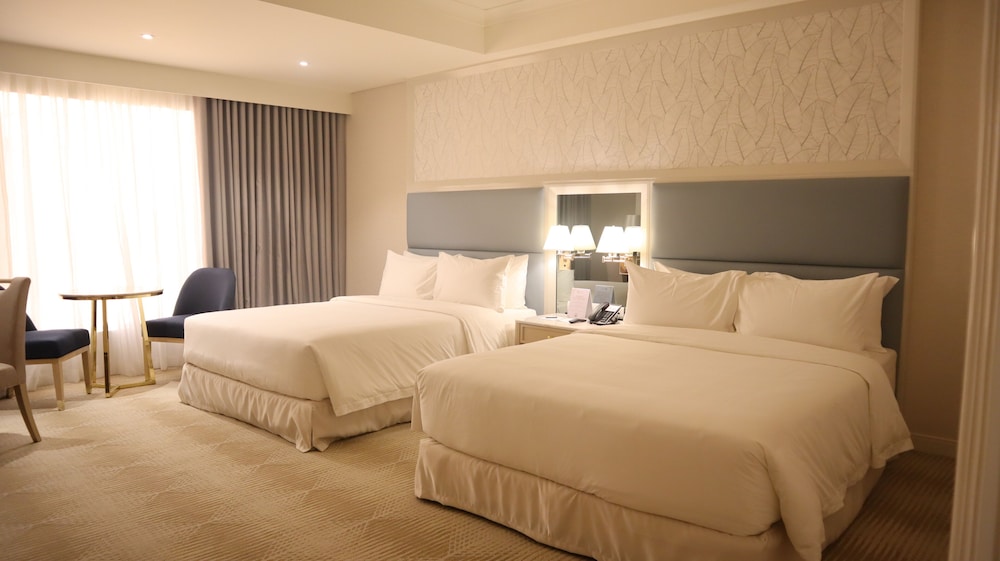 Tower, Premium, 2 Queen Beds