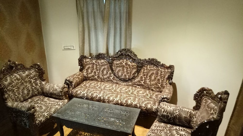 Hotel Tapovan 23/27