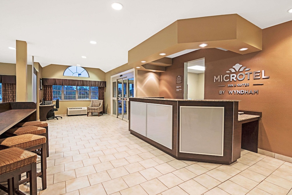 Microtel Inn And Suites Austin 6/38