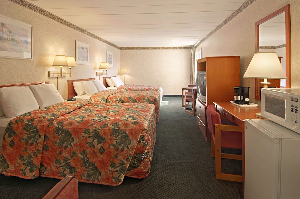 Days Inn By Wyndham Atlantic City Beachblock 8/24