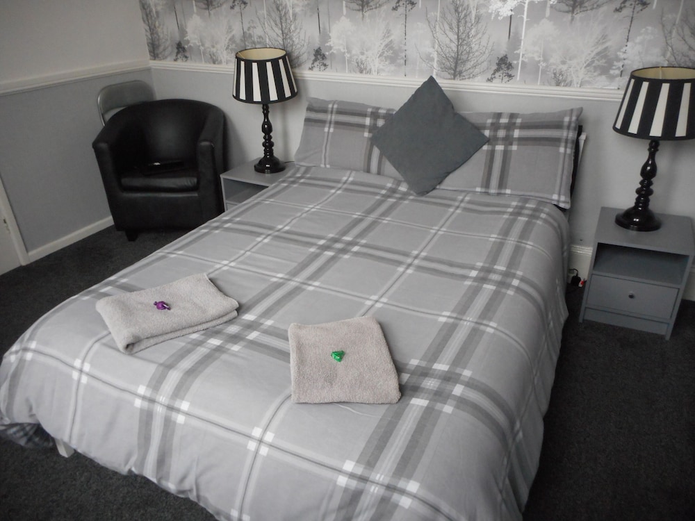 George Hotel B B 26/46