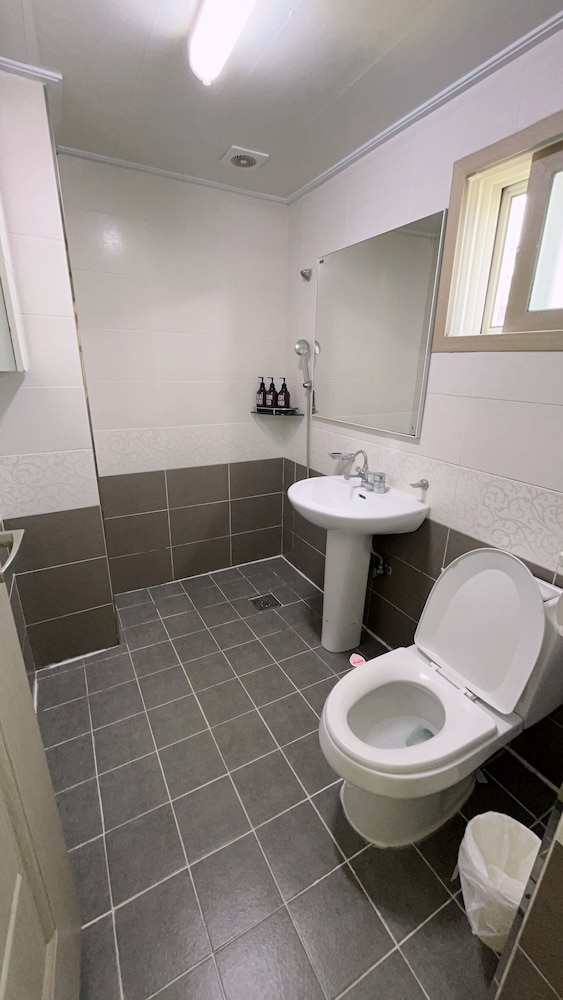 Bellus Rose Pension Hotel 64/64