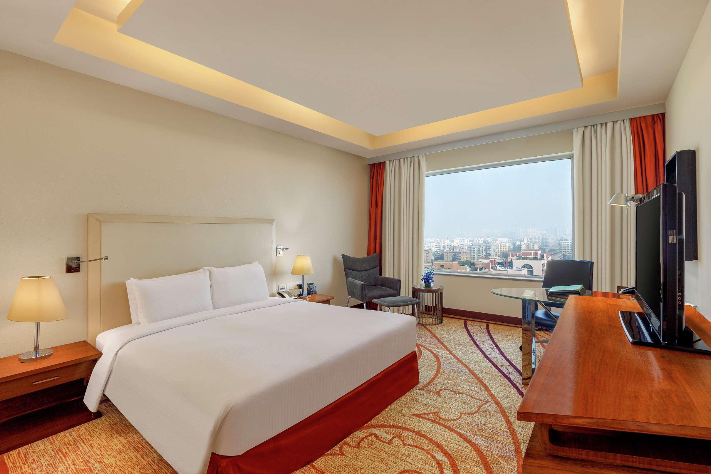 EXECUTIVE, KING BED, LOUNGE ACCESS