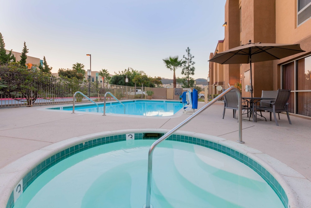 Hampton Inn San Marcos Ca 11/66