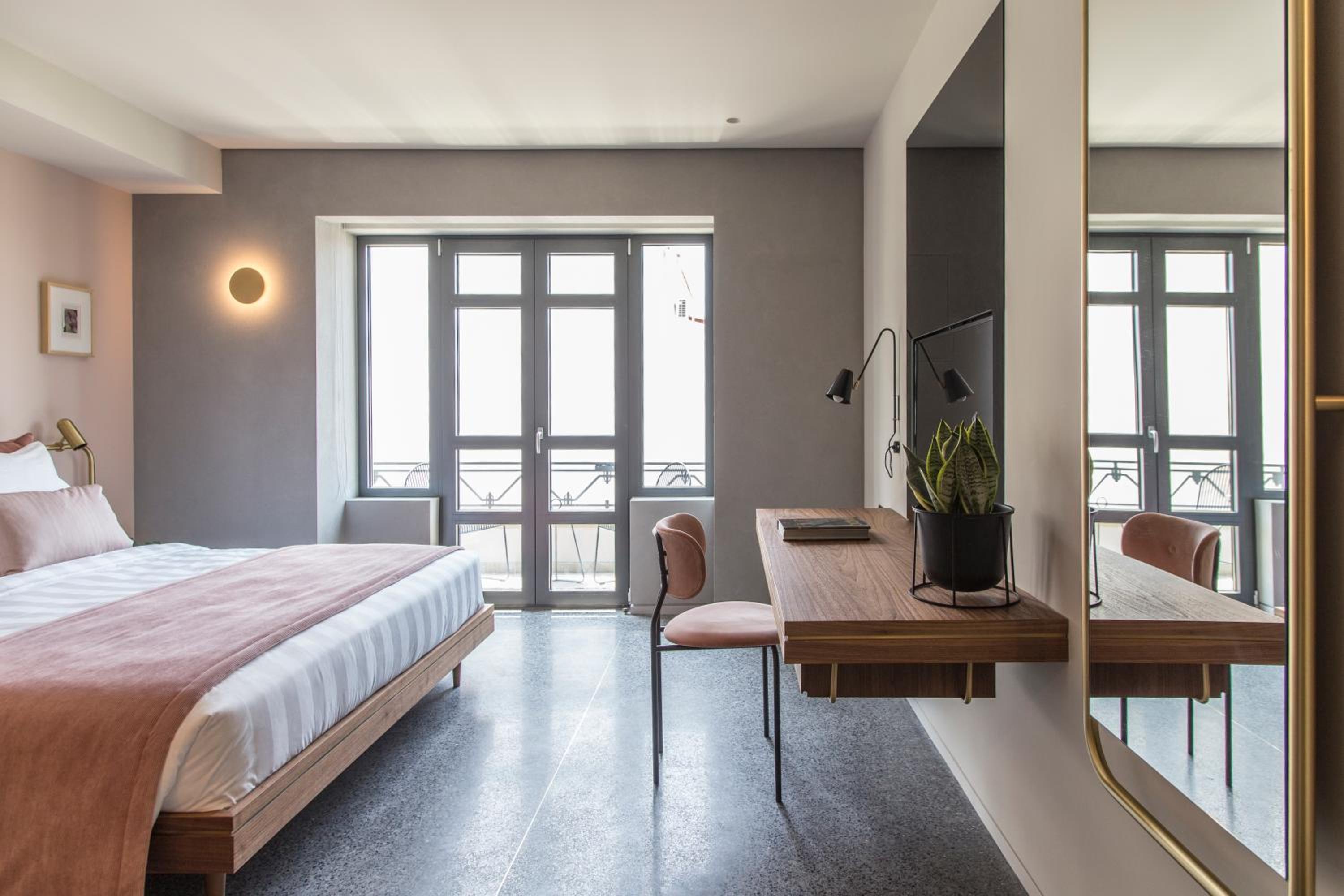 SUPERIOR, DOUBLE BED, ACROPOLIS VIEW