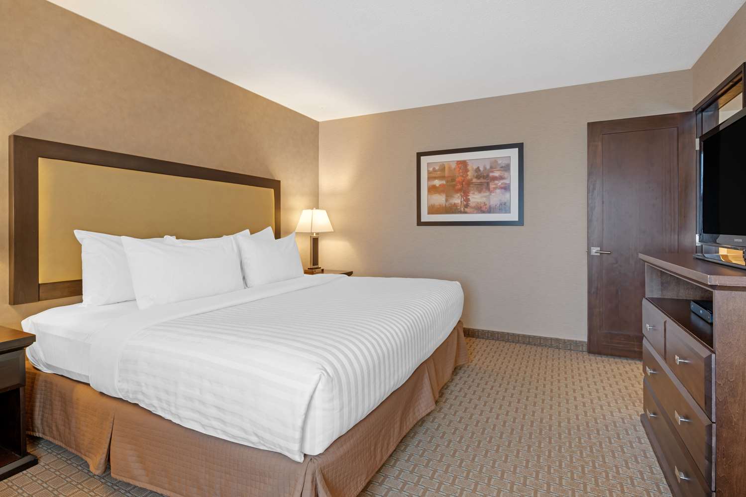 Best Western Plus Emerald Isle Hotel 7/21