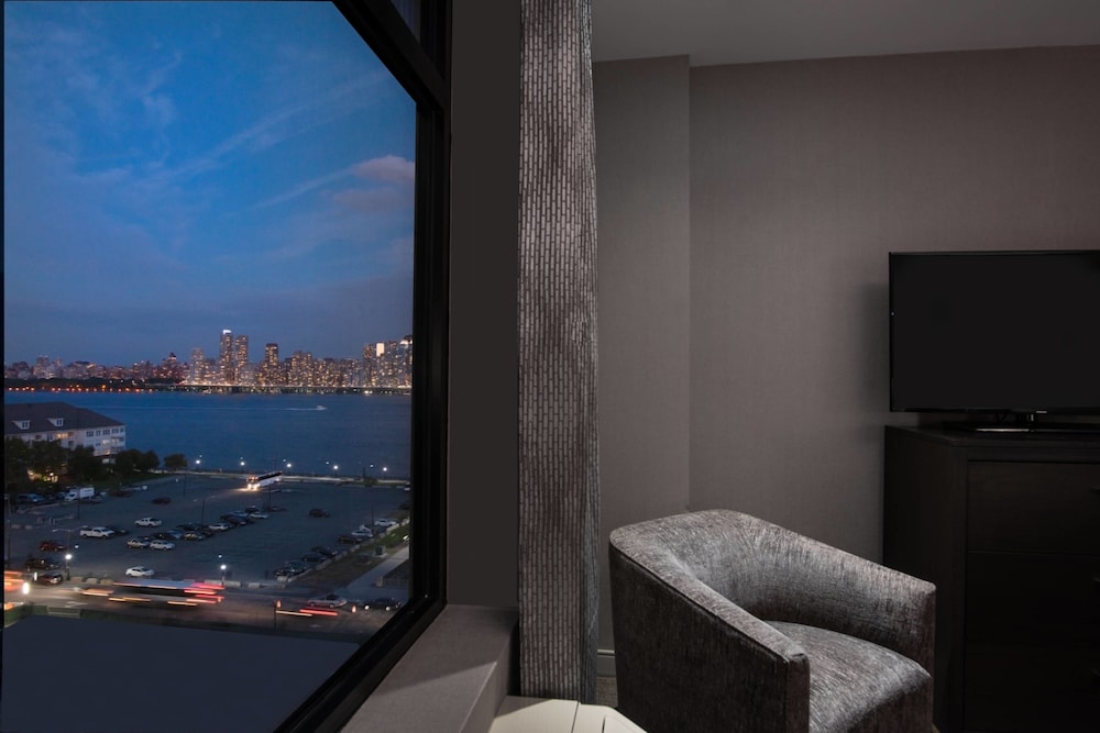 Residence Inn Weehawken Port Imperial 25/48