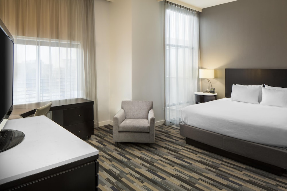 HYATT house Charlotte/Center City 7/58