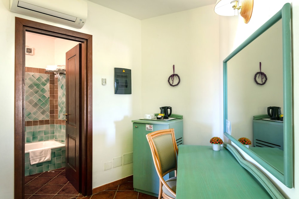 Stefania Hotel 56/87