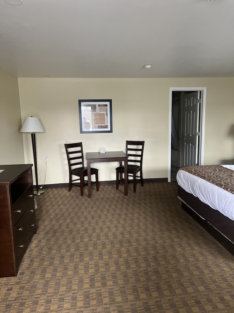 Guesthouse Inn & Suites Montesano 13/34