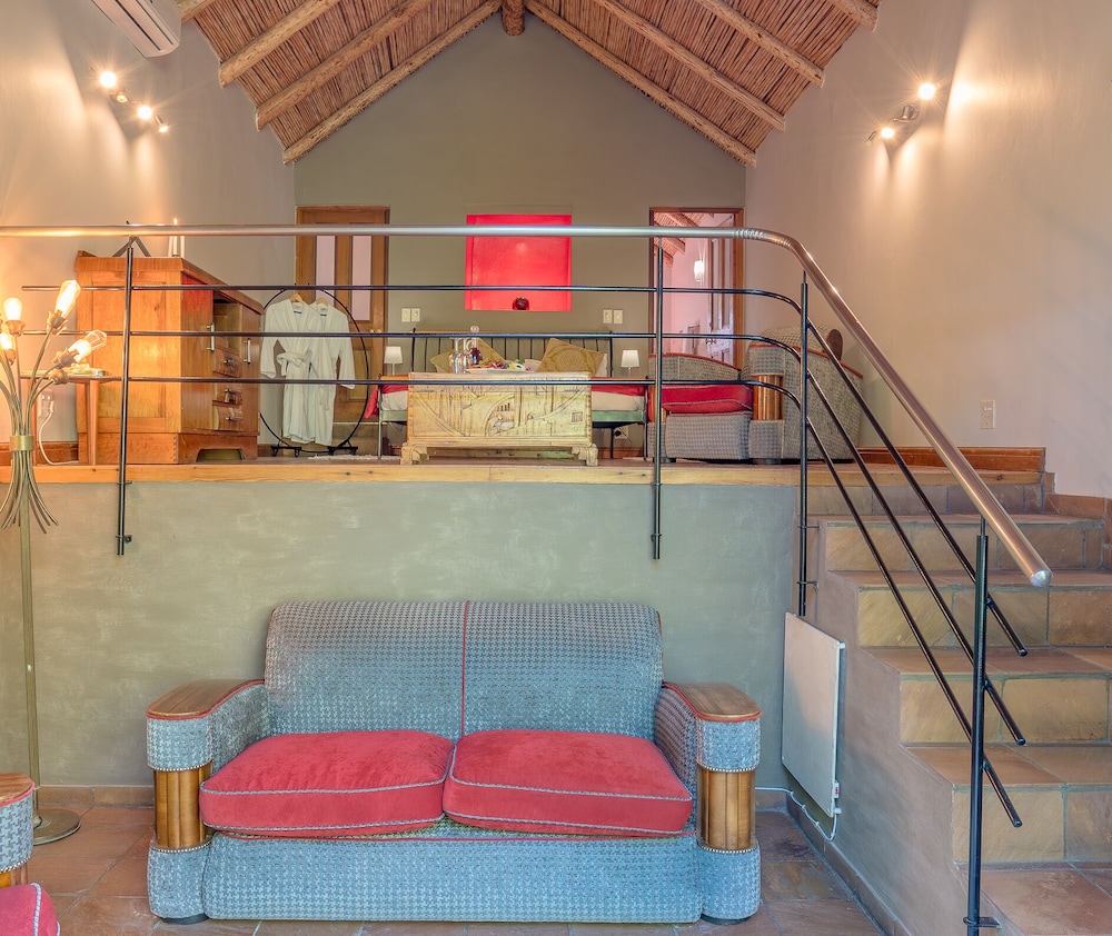 Mimosa Lodge 9/45