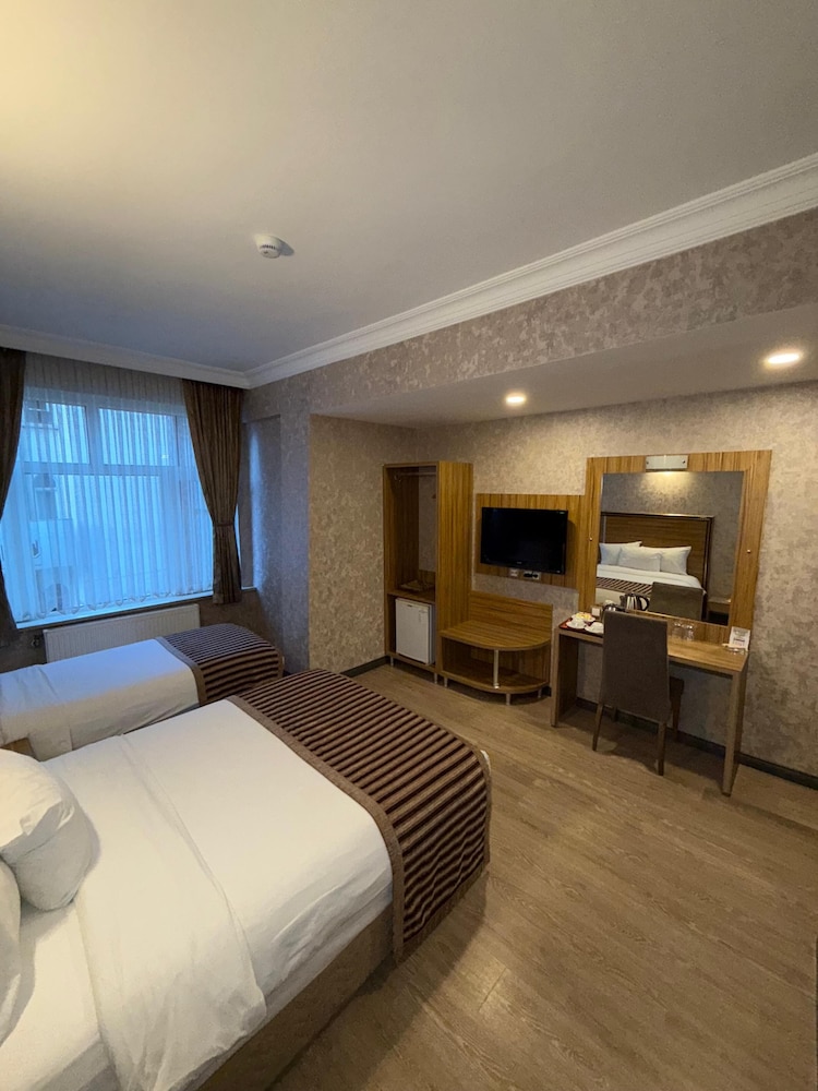 Buyuk Hotel 16/50