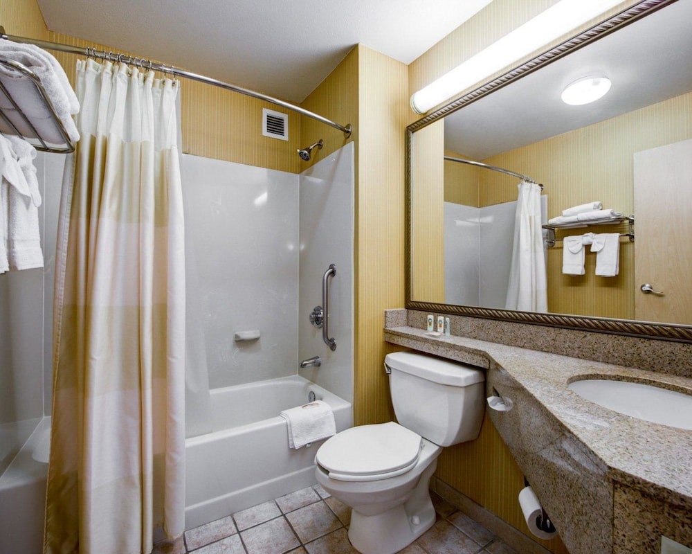 Quality Inn Placentia Anaheim Fullerton 13/50