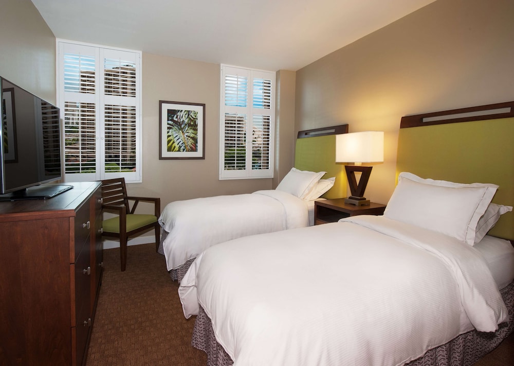Hilton Grand Vacations Club at Hilton Hawaiian Village 15/50