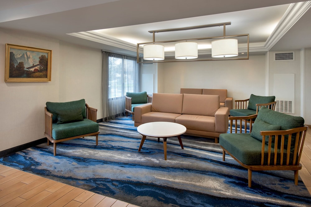 Fairfield Inn Marriott Rochester Airport 25/37