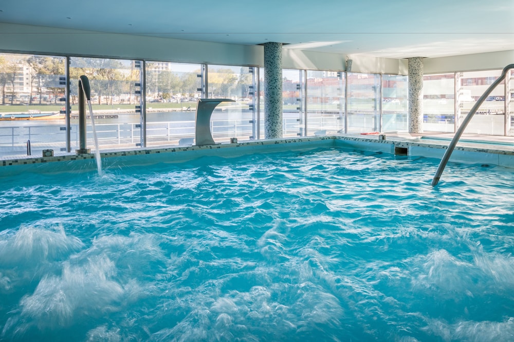 swimming pool spa