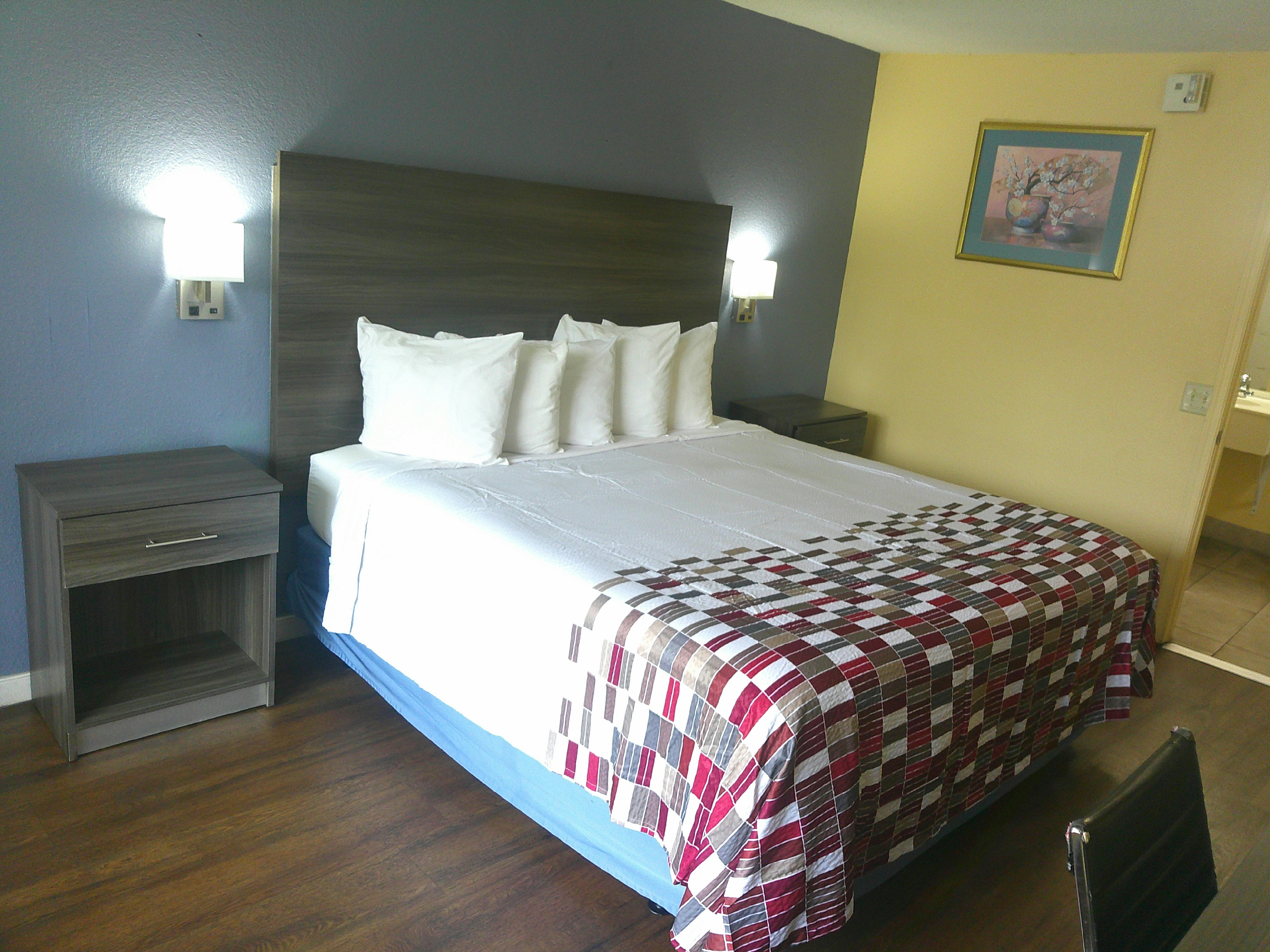 Superior, King Bed, Accessible