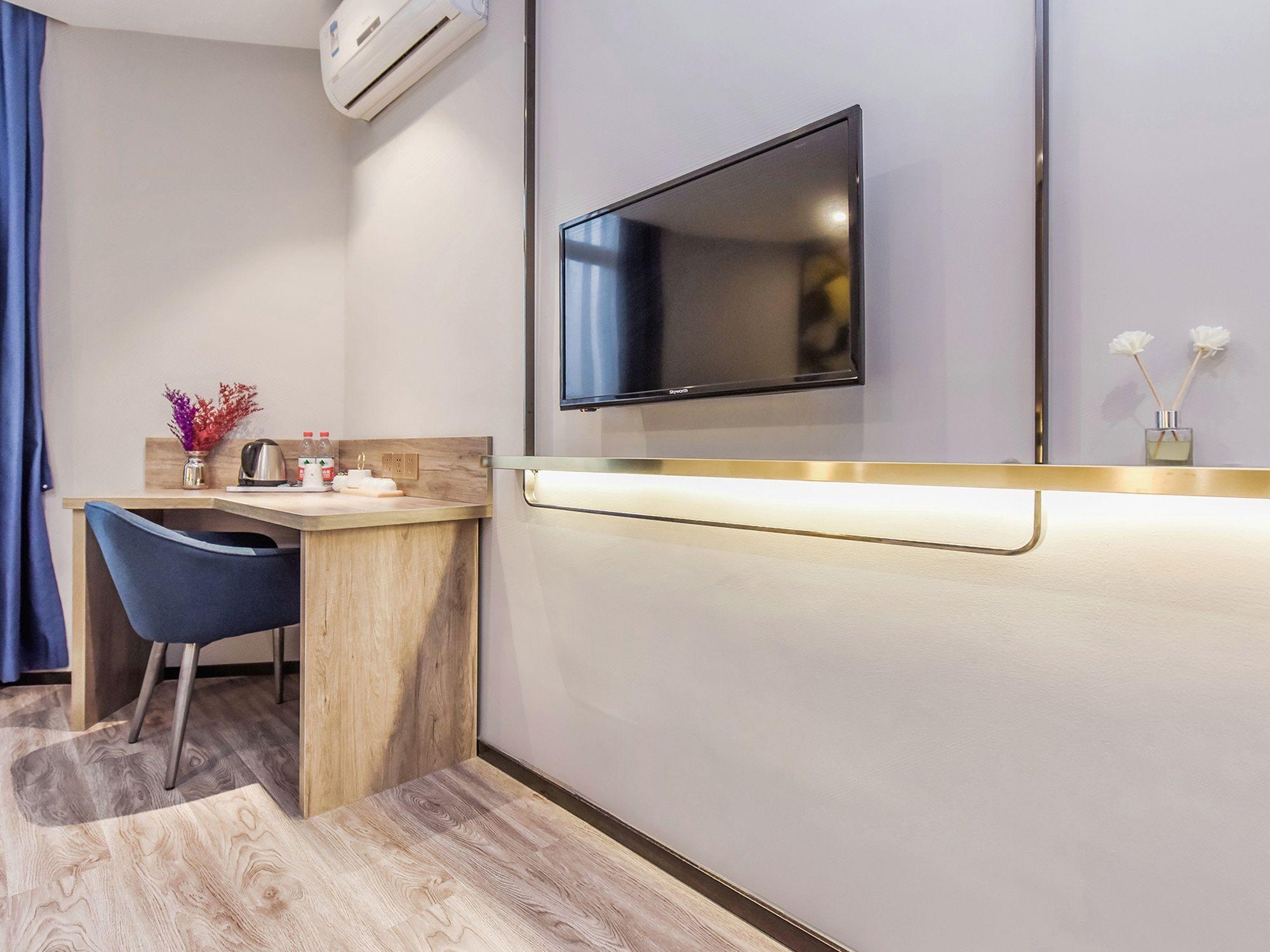 7 Days Inn (Rongchang Commercial Pedestrian Street) 13/28