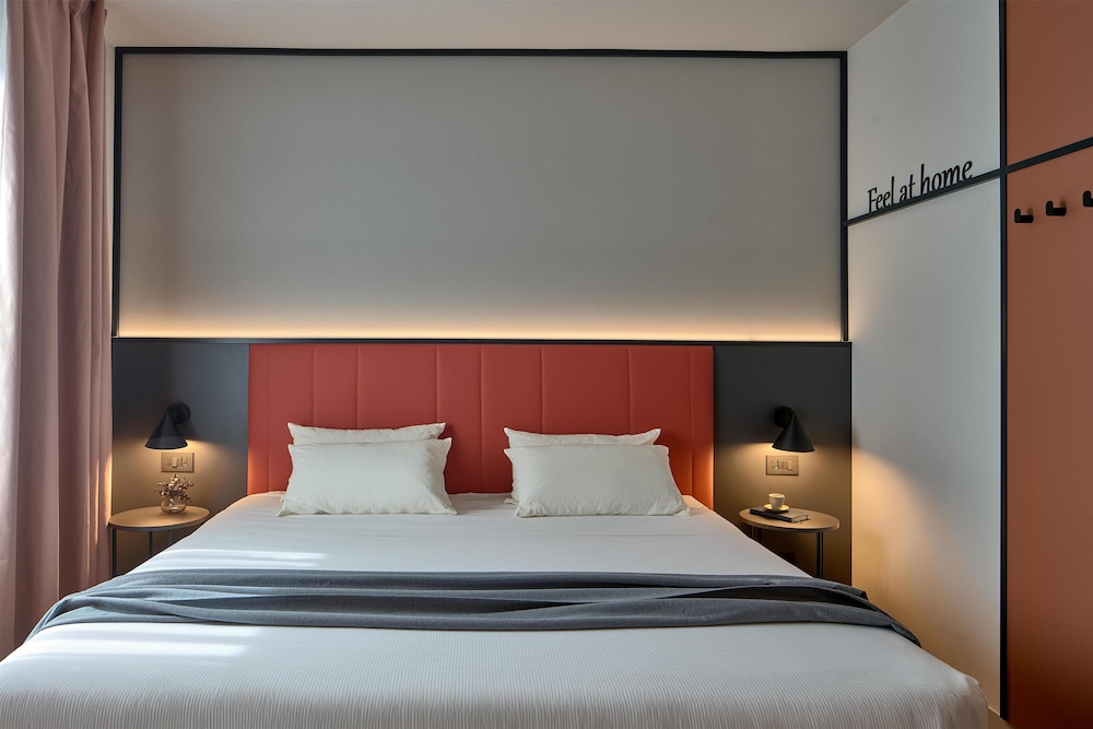 COMFORT, DOUBLE OR TWIN BED