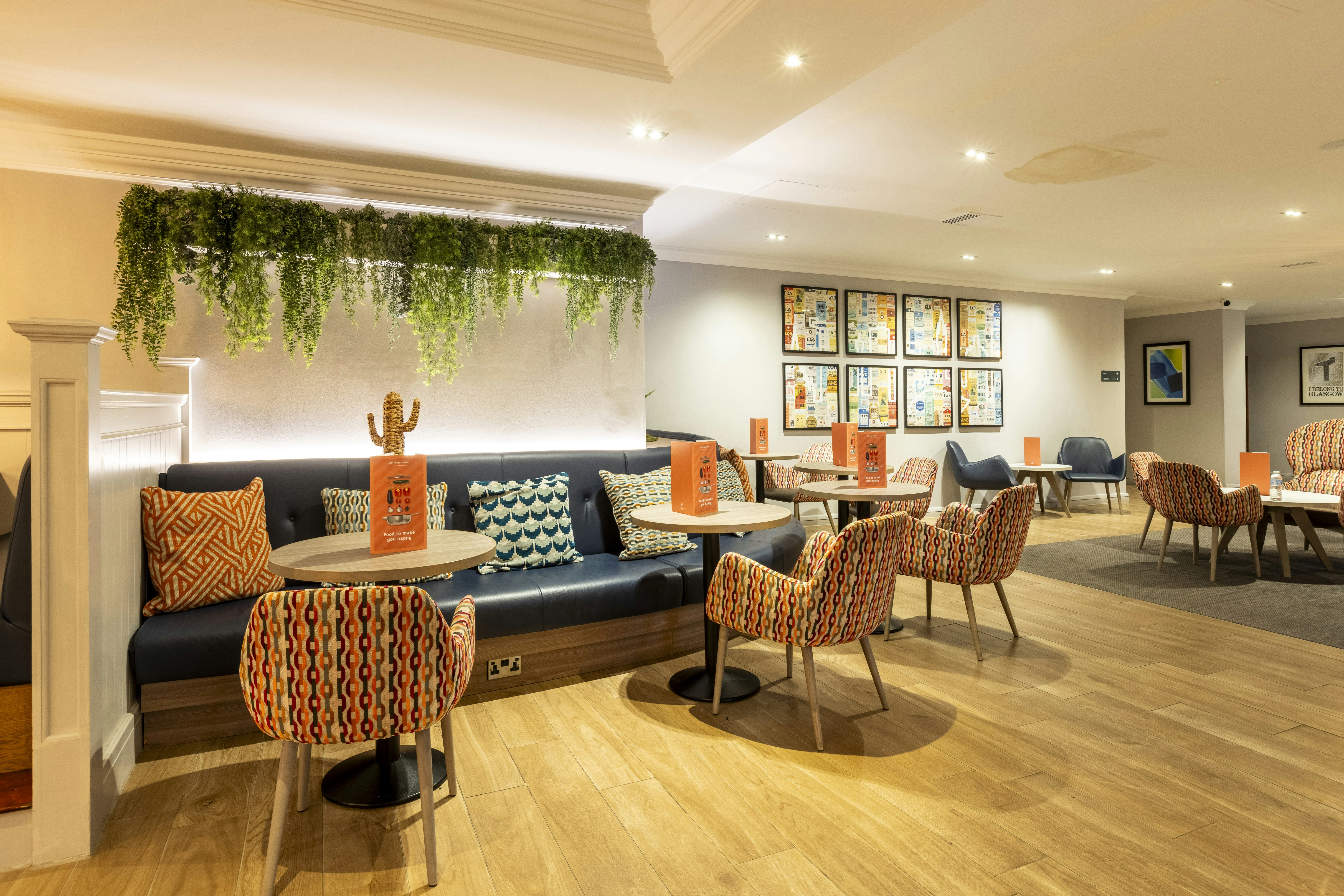 HOLIDAY INN GLASGOW AIRPORT 45/80
