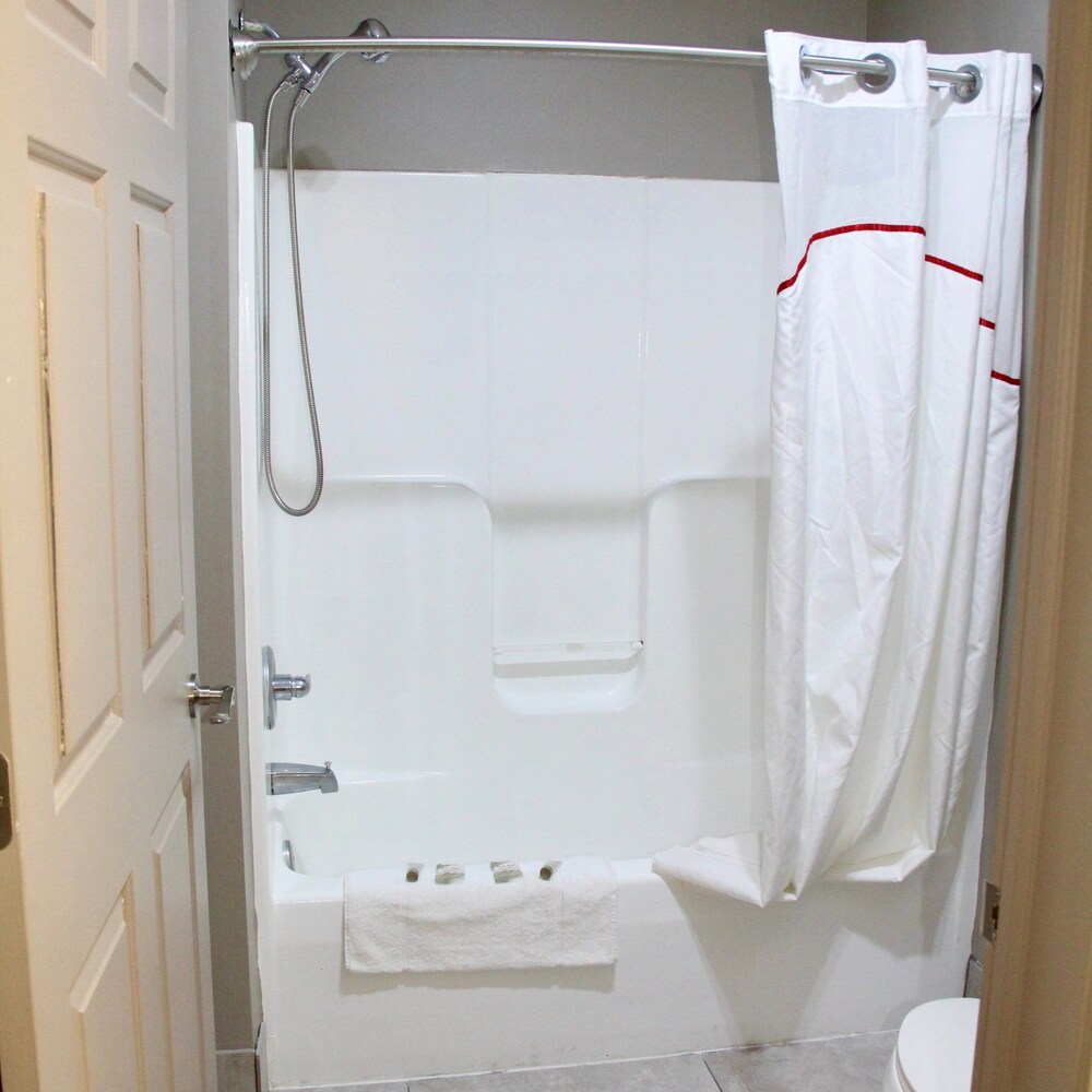 غرفة سوبيريور بسرير كينج، Red Roof Inn & Suites Lake Orion/Auburn Hills 8/8