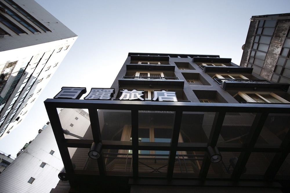 Grace Hotel 1/50