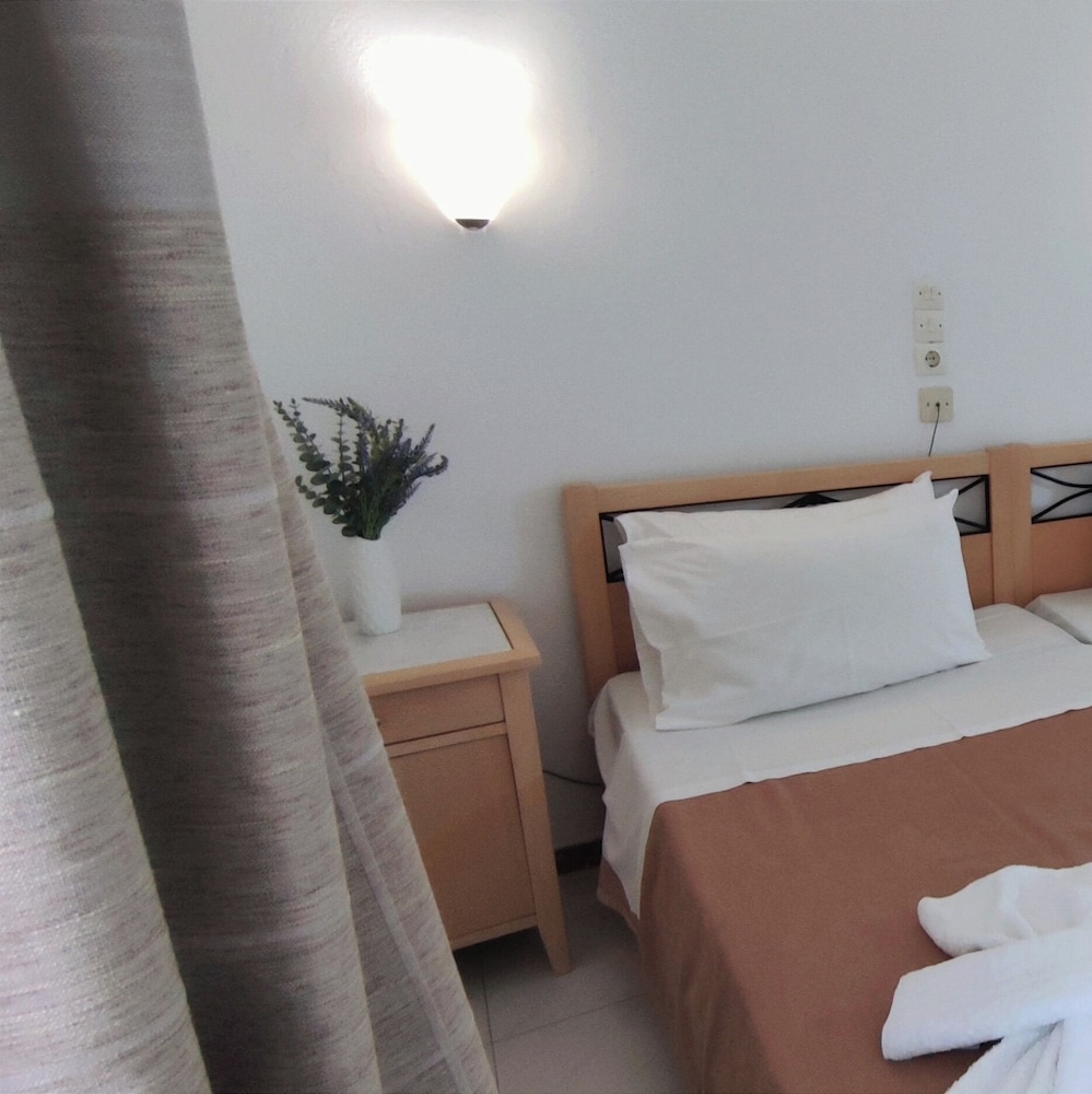 SERIFOS BEACH HOTEL 36/50