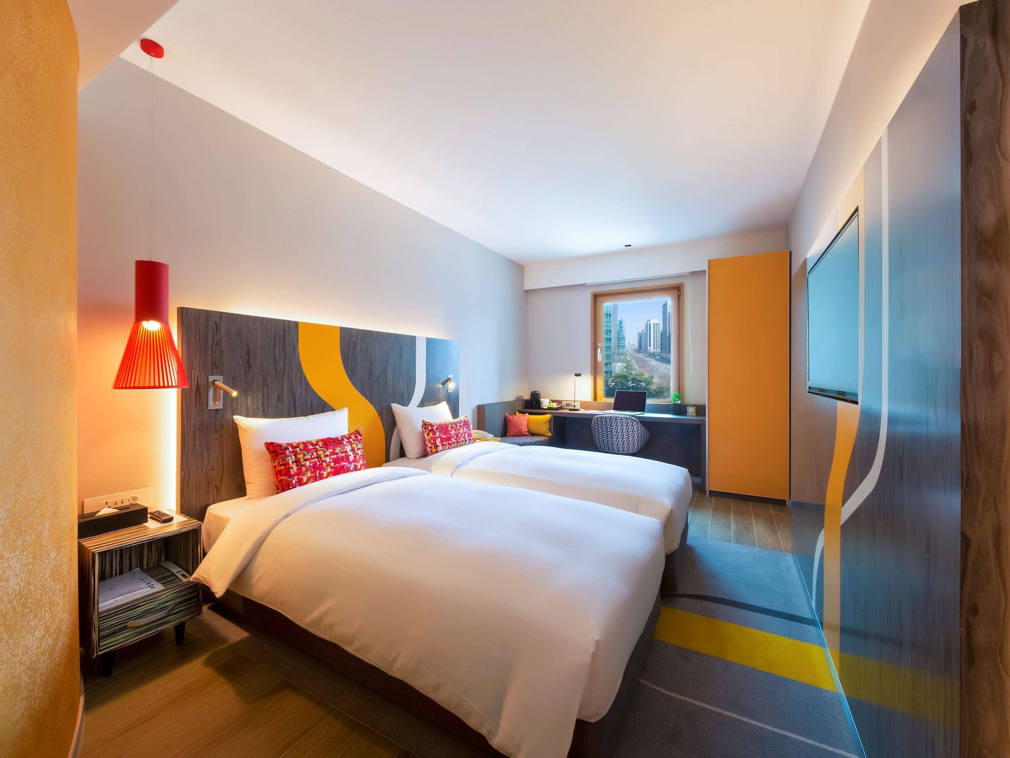 SUPERIOR, TWIN BEDS