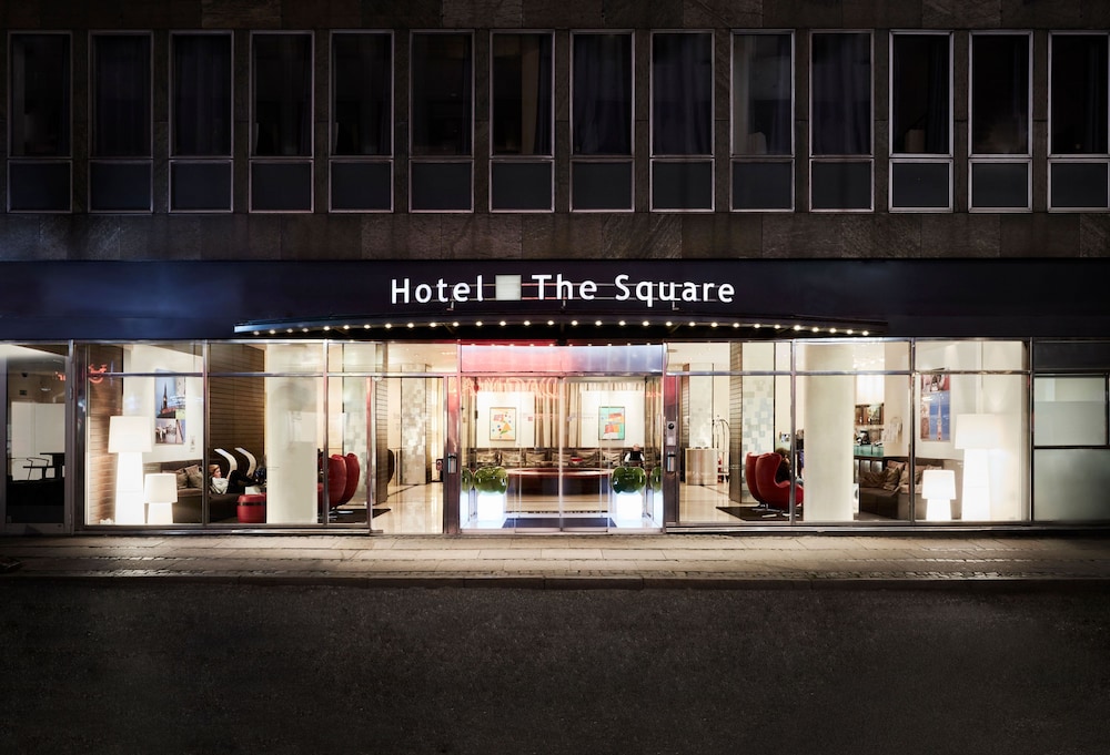 Square Hotel 6/43